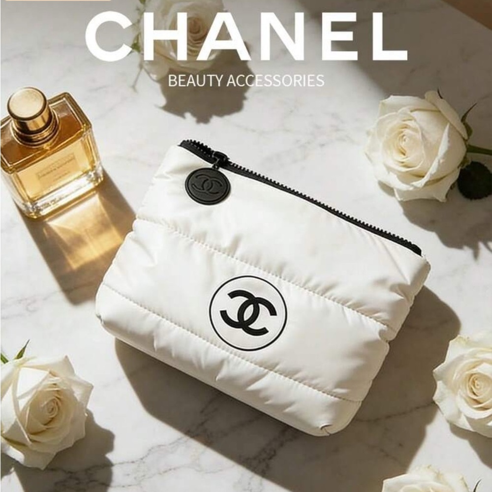💞- Chanel white puffy makeup bag pouch clutch cosmetic case - Picture 4 of 16